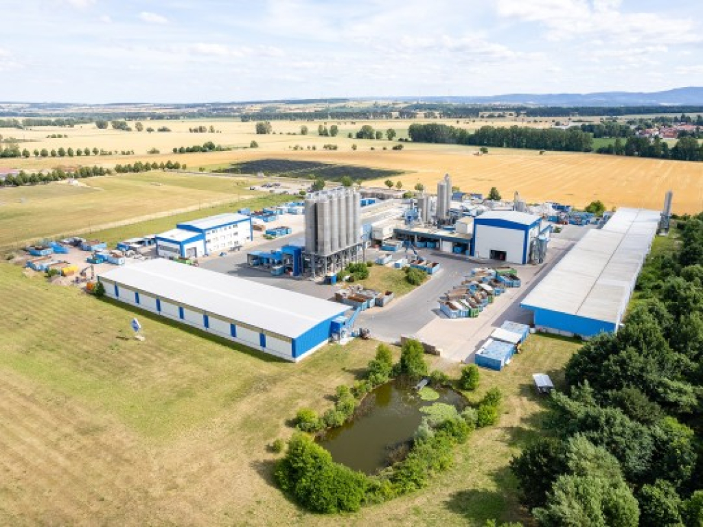 Der Gebäudekomplex der VEKA Umwelttechnik VEKA Produkte sind auf eine nachhaltige Kreislaufwirtschaft ausgerichtet.